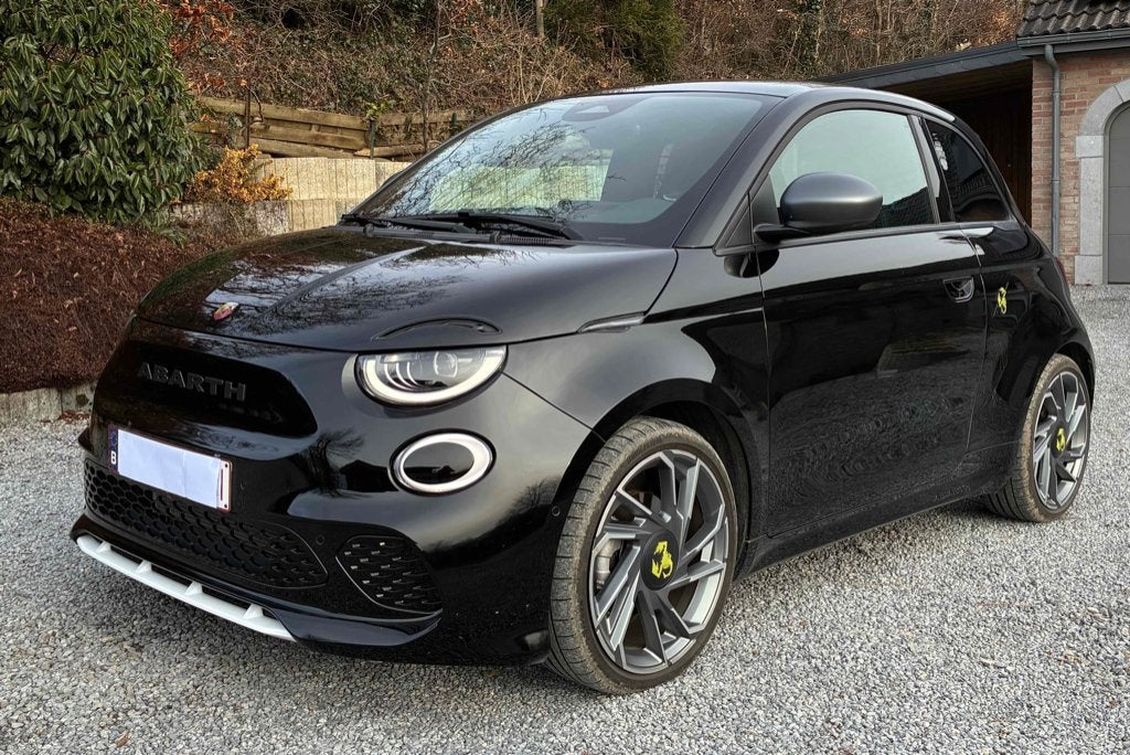 Fiat 500e Abarth électrique 42KWh, Dealer onderhouden, 113 kW, Zwart, Alcantara