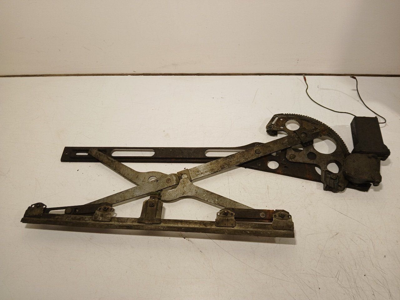 Raammechaniek rechts voor Volkswagen Kever, Onderdelen@venauto.nl, Van der Ven Autorecycling B.V., Gebruikt, Ettenseweg 76, 4706 PB Roosendaal, The Netherlands