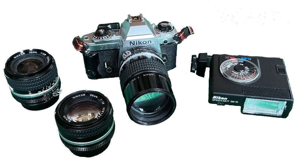 Nikon FG et trois objectifs, Enlèvement, Utilisé, Reflex miroir, Nikon