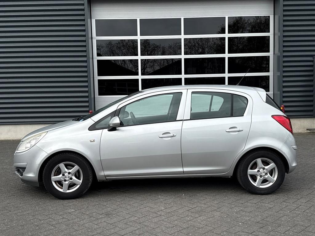 Opel Corsa 1.2-16V Cosmo, fietsenrek, Auto's, Voorwielaandrijving, Gebruikt, 4 cilinders, 1229 cc