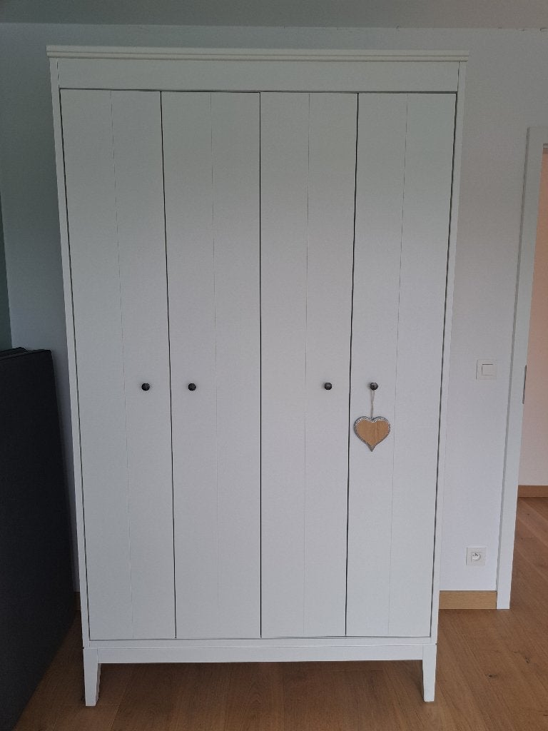 Pendrie-armoire blanche Indanas, Comme neuf, 100 à 150 cm, Enlèvement, 200 cm ou plus
