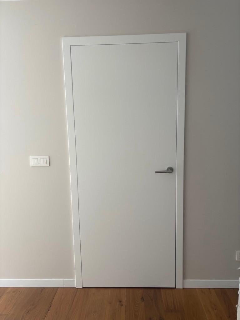 Nieuwe binnendeur (gelakt, RAL 9016) – 830 x 2115 mm, Doe-het-zelf en Bouw, Deuren en Vliegenramen, Zo goed als nieuw, Binnendeur