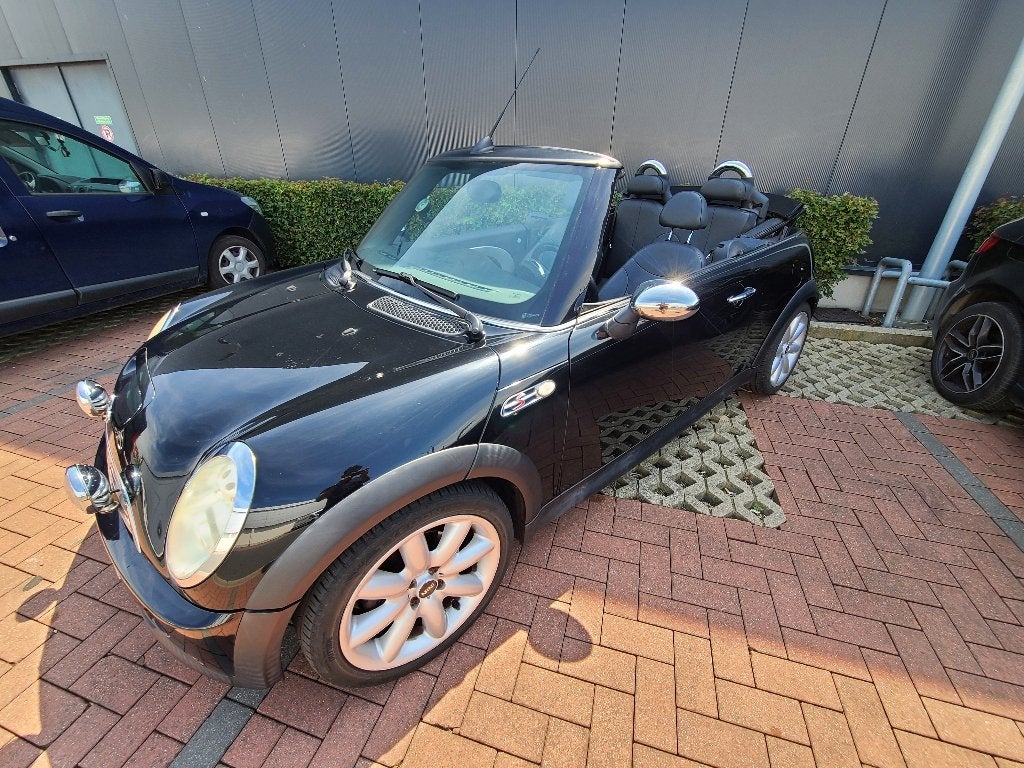 MINI Cooper S Cabrio CLIMA/CRUISE/PARKSENSOR, Voorwielaandrijving, 4 zetels, 4 cilinders, Zwart