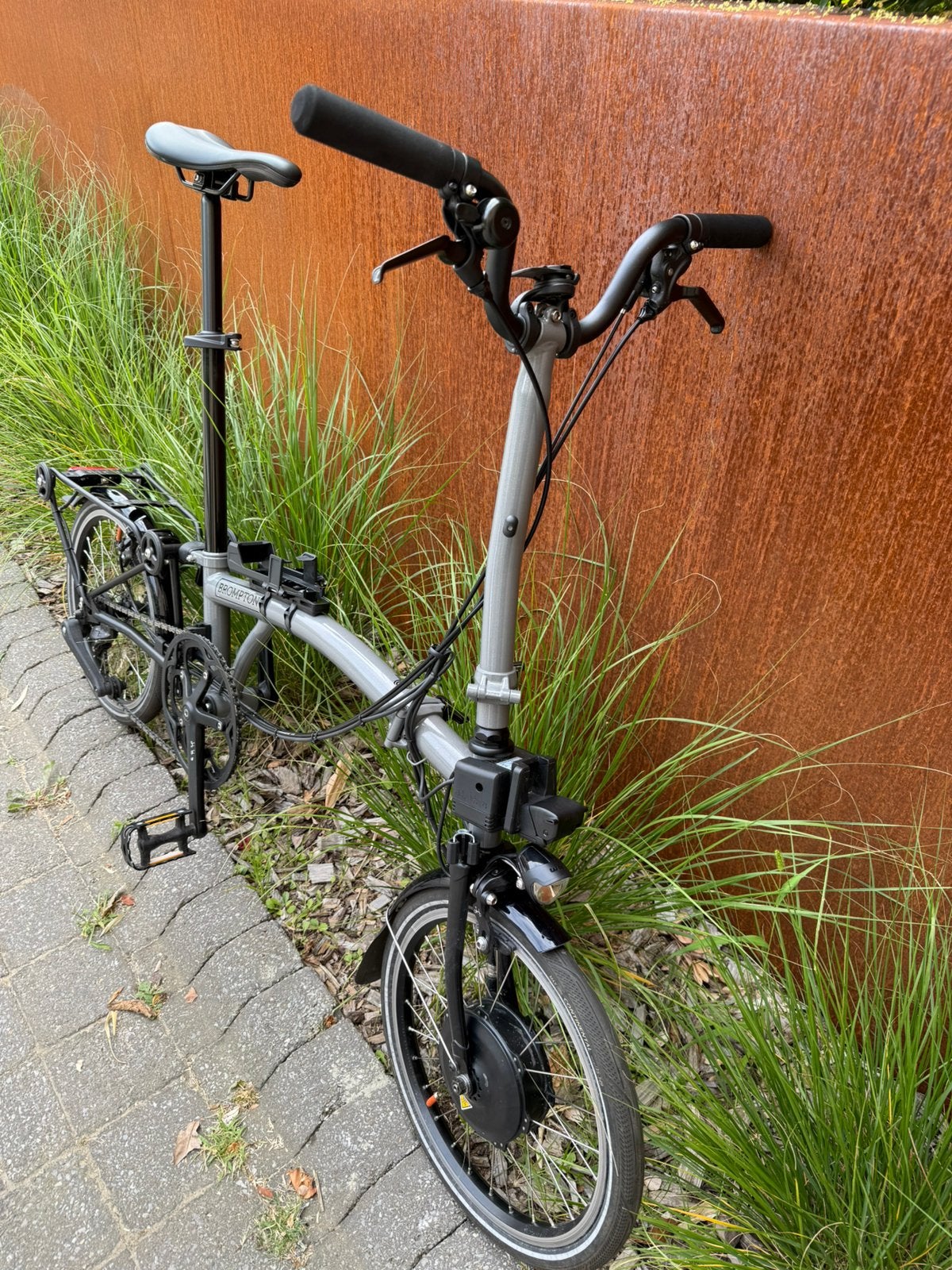 Brompton P Electric, Fietsen en Brommers, Fietsen | Vouwfietsen, Zo goed als nieuw, Heren, Brompton, 16 tot 18 inch, Totaal opvouwbaar
