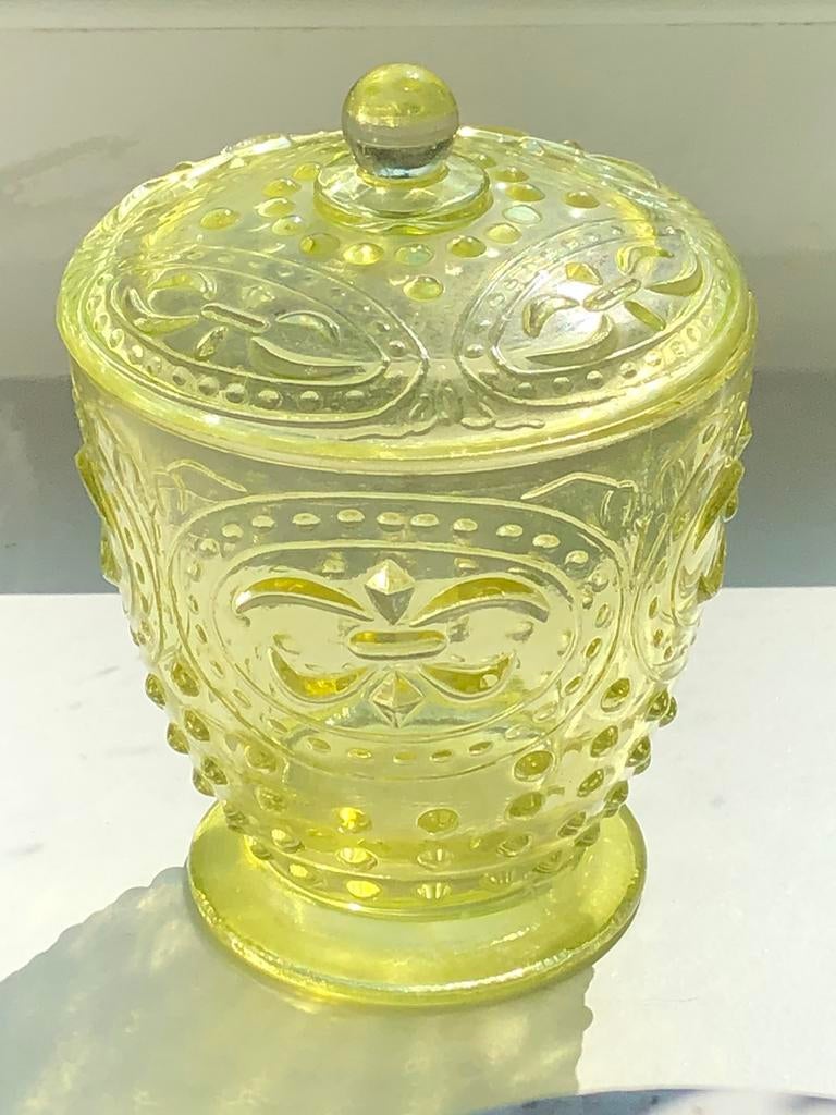 Art Deco bonbonière in uraniumglas, Antiek en Kunst, Antiek | Glaswerk en Kristal, Ophalen