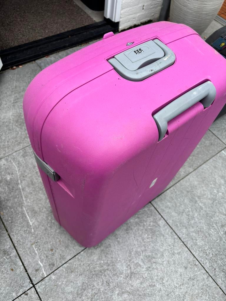 Roze koffer met wieltjes en uitschuifbare handgreep, Bijoux, Sacs & Beauté, Boîtes de maquillage & Beauty case, Enlèvement, Comme neuf