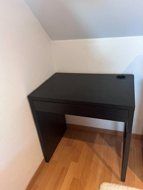Zwarte bureau/ toilettafel in metaal, Ophalen, Gebruikt