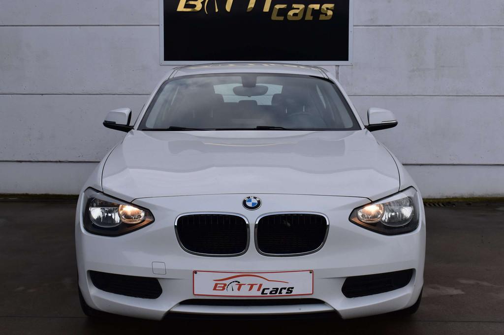 BMW 1 Serie 114 1.6i* Radio/CD* 2-zone Airco* PDC* 16" velg, Auto's, BMW, Voorwielaandrijving, 75 kW, Gebruikt, 4 cilinders