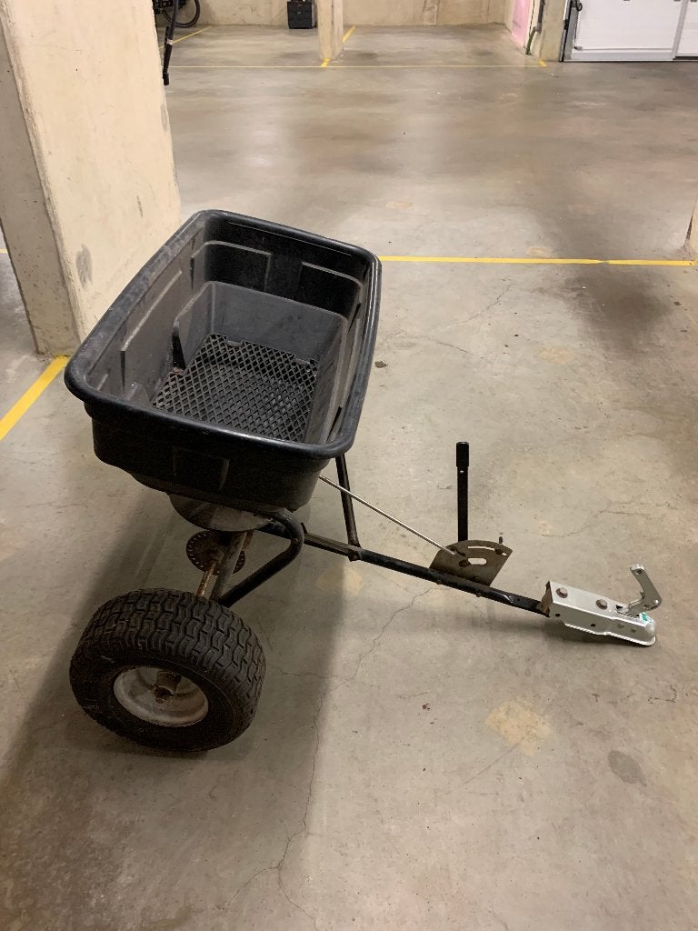 Strooiwagen met kogelkoppeling, Ophalen, Zo goed als nieuw