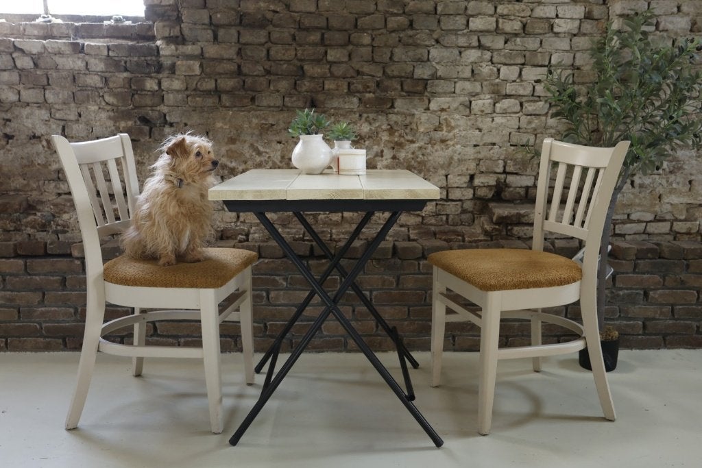 Set van 4 witte bistrostoelen met bouclé zitting, Antiquités & Art, Enlèvement