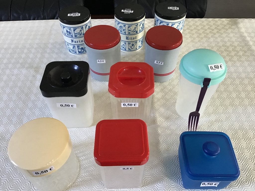 20 boîtes en plastique avec couvercles pour 0,50 euro, Enlèvement ou Envoi, Comme neuf, Avec couvercle
