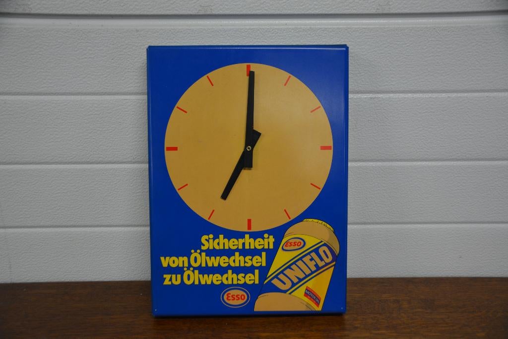 Esso oude tankstation wandklok 1970 zeldzaam, Ophalen, Zo goed als nieuw, Reclamebord