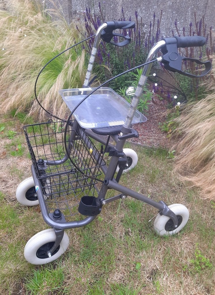 Opvouwbare rollator Vermeiren, Diversen, Ophalen, Opvouwbaar, Zo goed als nieuw
