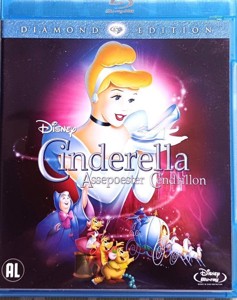 blu ray CINDERELLA  ASSEPOESTER  WALT DISNEY, Enlèvement ou Envoi, Comme neuf