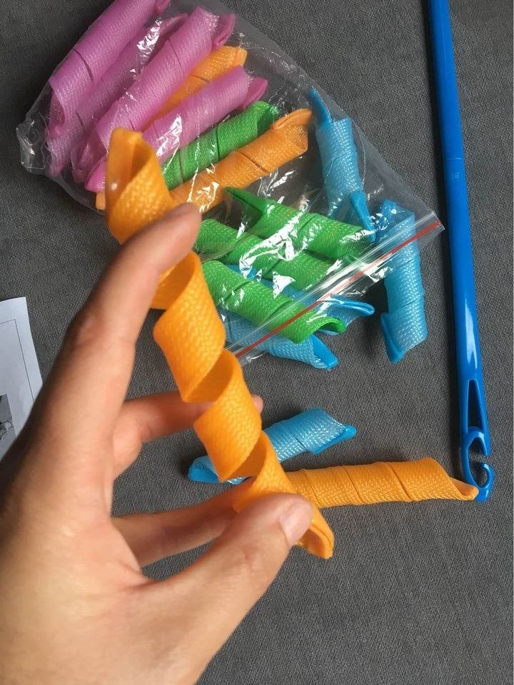 Krulspelden, Enlèvement, Neuf