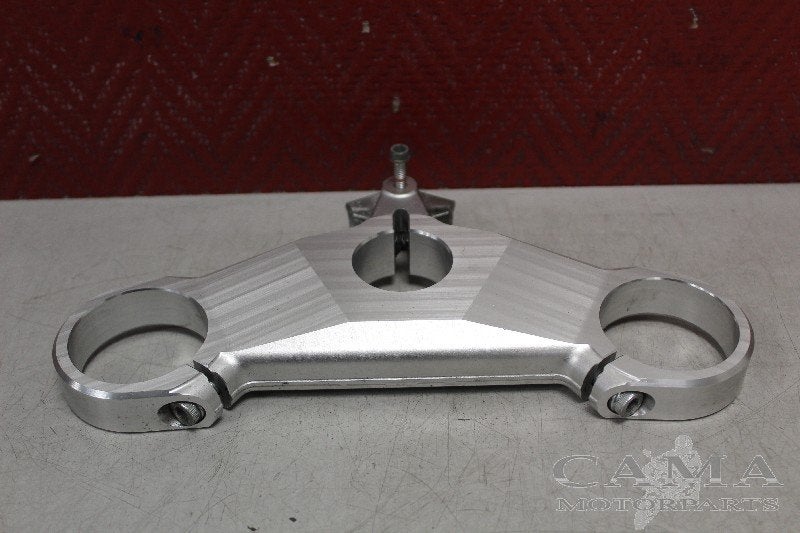 TOP YOKE TROIS POINTS Ducati 1098 +S (01-2007/12-2008), Motos, Dhr. S. di Majo, Utilisé, Info@cama-motorparts.nl, P.J. Troelstraweg 8 8
3144 CX  MAASSLUIS, NL