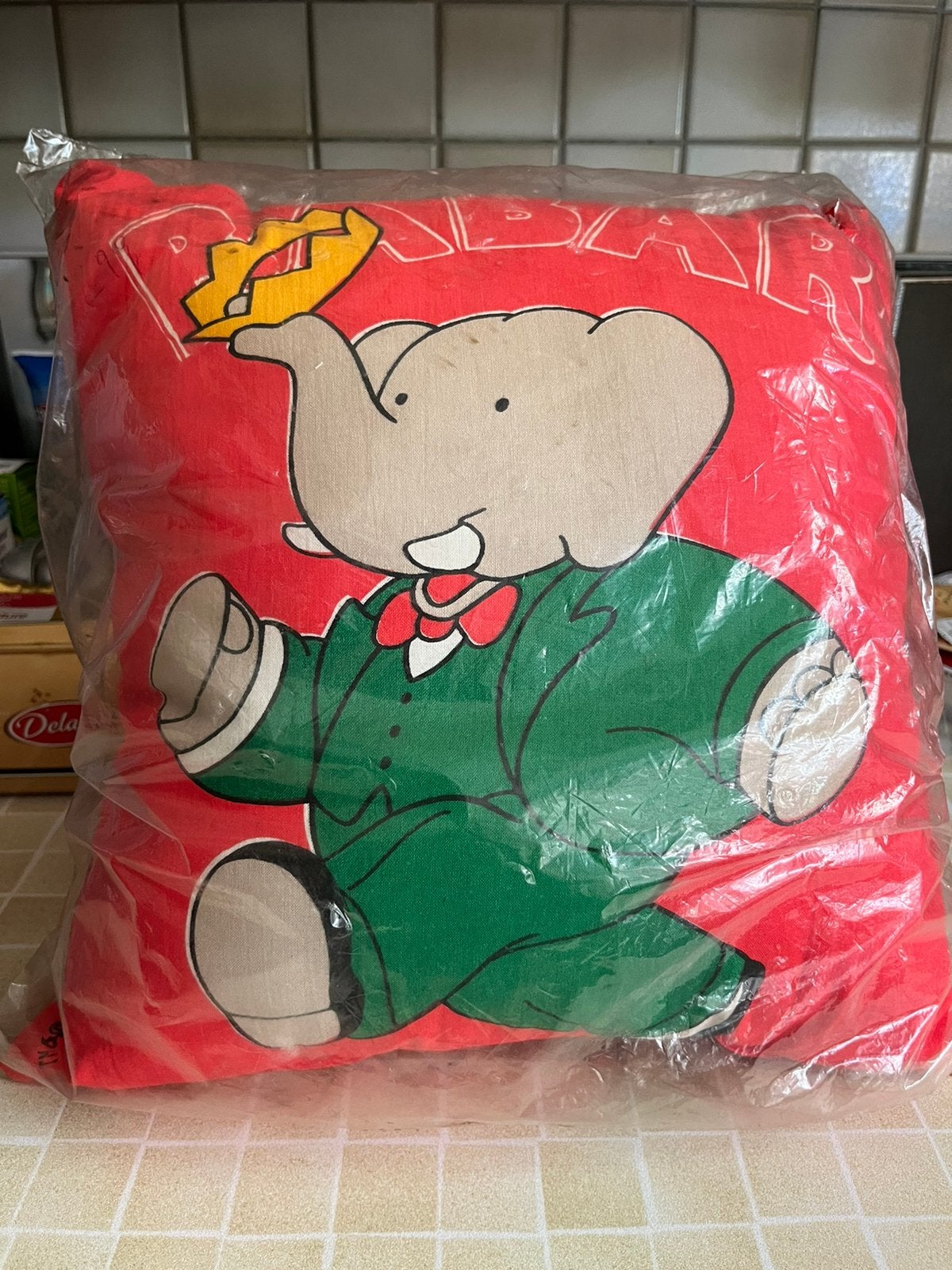 Nouveau coussin rouge BABAR vintage 1992, Enlèvement ou Envoi, Neuf, TV, Ustensile