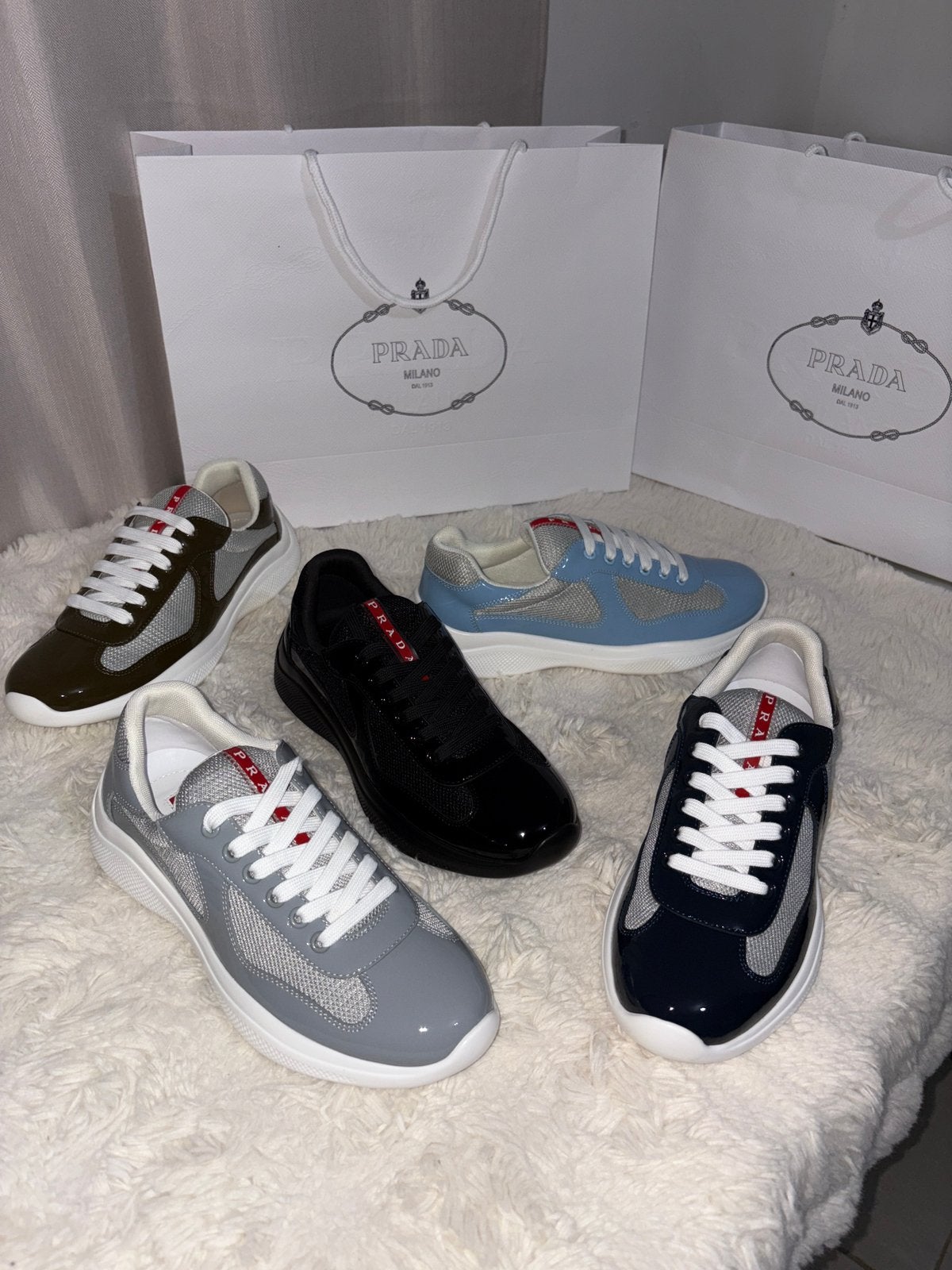 Prada cup, Bijoux, Sacs & Beauté, Enlèvement ou Envoi, Comme neuf, Bleu