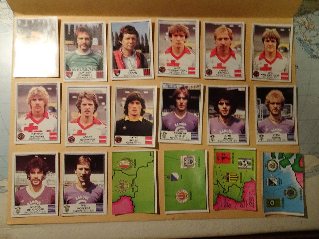 105 afbeeldingen Panini - Belgisch voetbal 82/83, Ophalen of Verzenden, Zo goed als nieuw, Meerdere stickers
