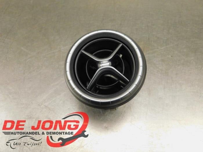 Grille aération tableau de bord d'un Mercedes CLA, 3 mois de garantie, Utilisé, -, -