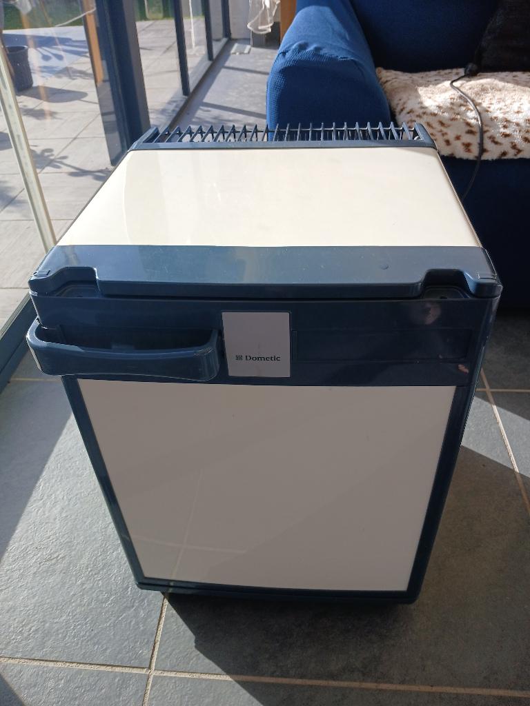 Mini Frigo / Minibar de marque Dometic : 25 € seulement !, Elektronische apparatuur, Koelkasten en IJskasten, Gebruikt, Zonder vriesvak