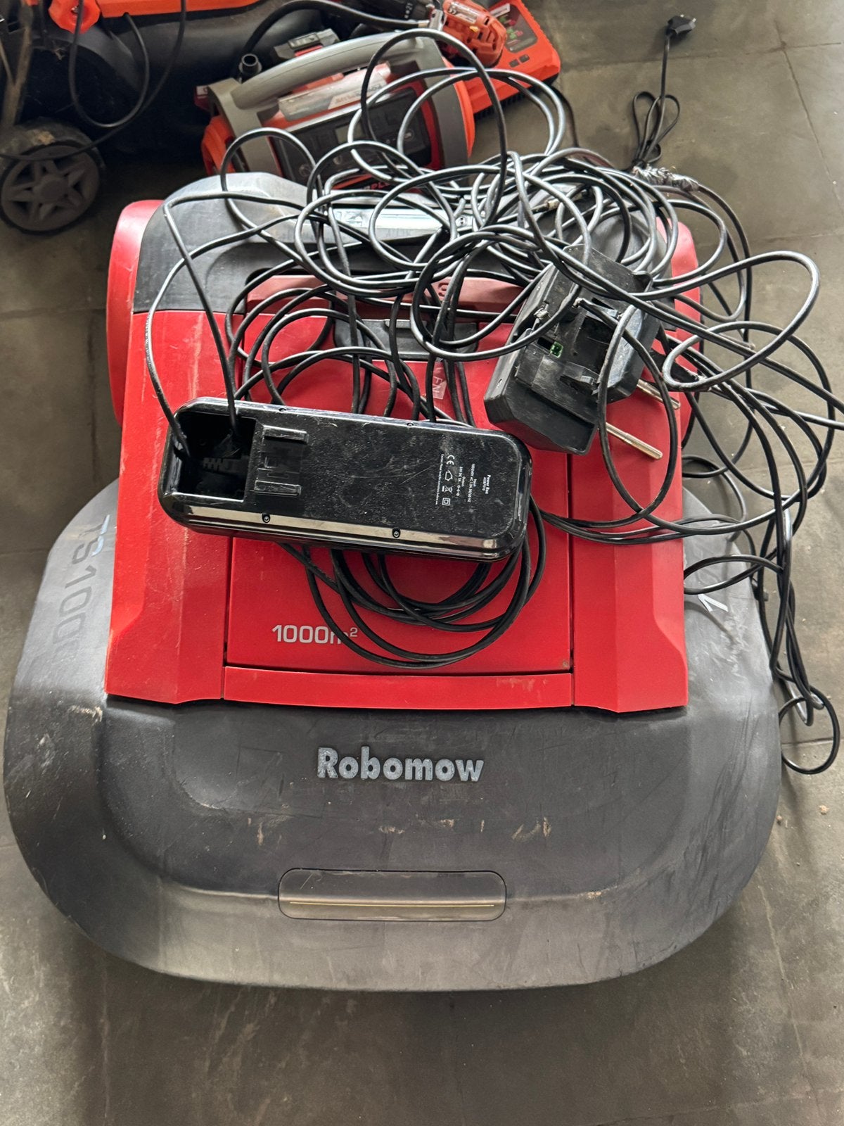 Robotmaaier Robomow RS Series 56cm maaibredte. Met app., Enlèvement, Comme neuf