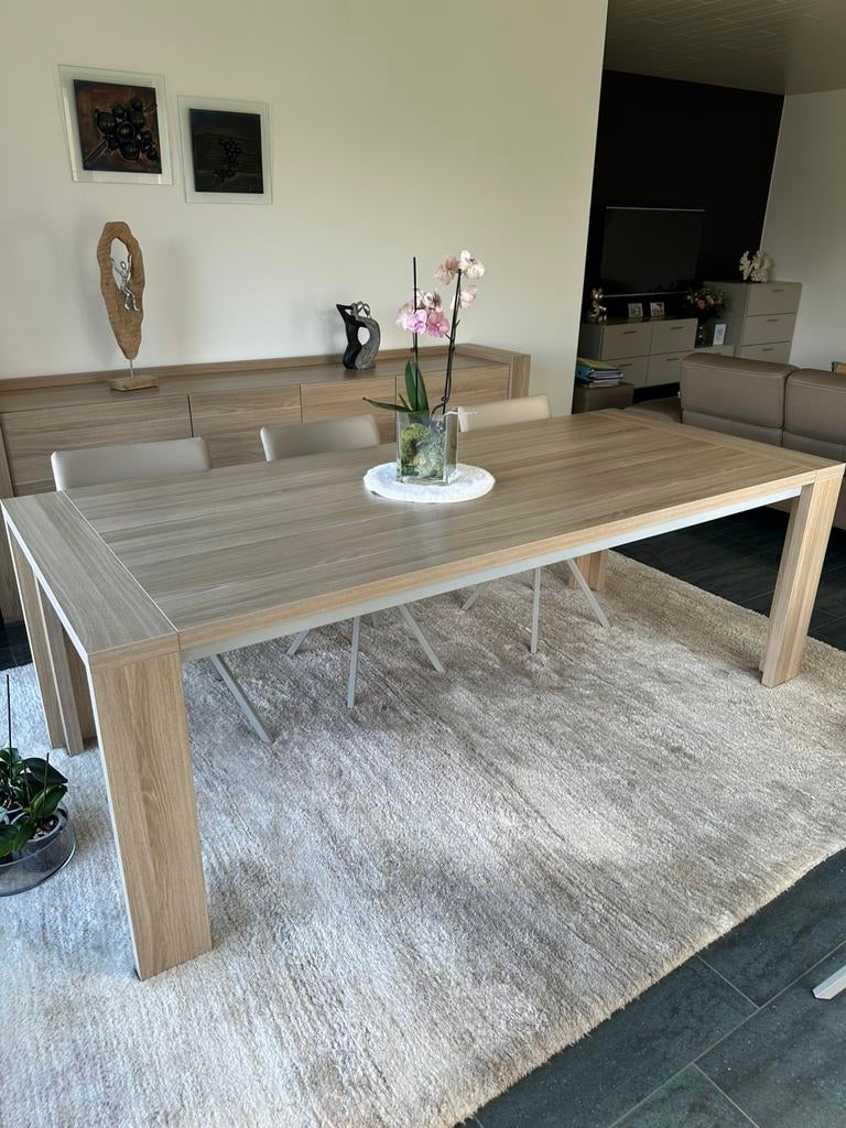 Eetplaats kast en tafel, Ophalen