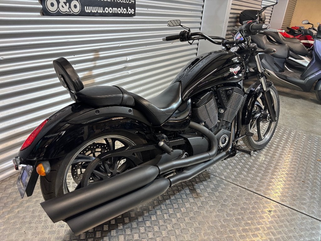 Victory 8 Ball 106" + 1 an garantie + entretien GRATUIT!, Motos, Permis Moto A, Entreprise, Occasion, Plus de 35 kW