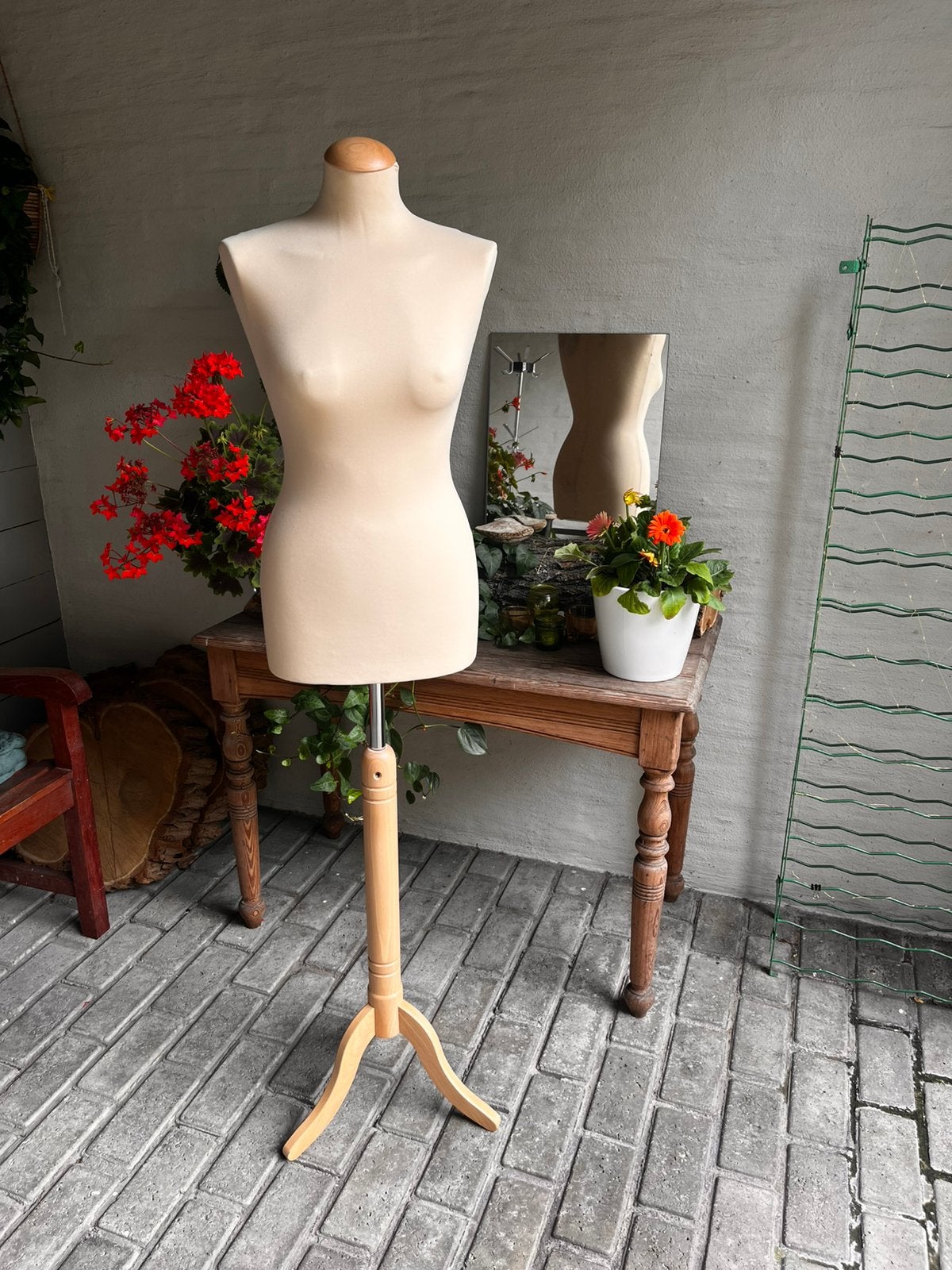 Dames paspop / mannequin op houten voet – mooie staat, Ophalen, Zo goed als nieuw, Paspop