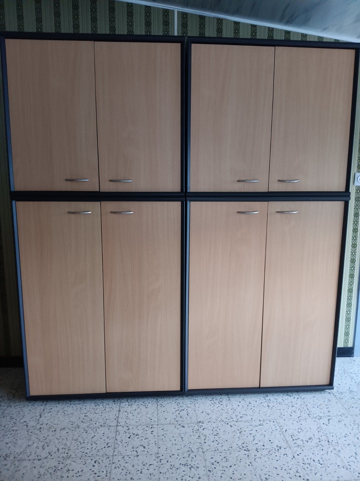 grote sterke kast uit 4 delen met legplanken, Ophalen