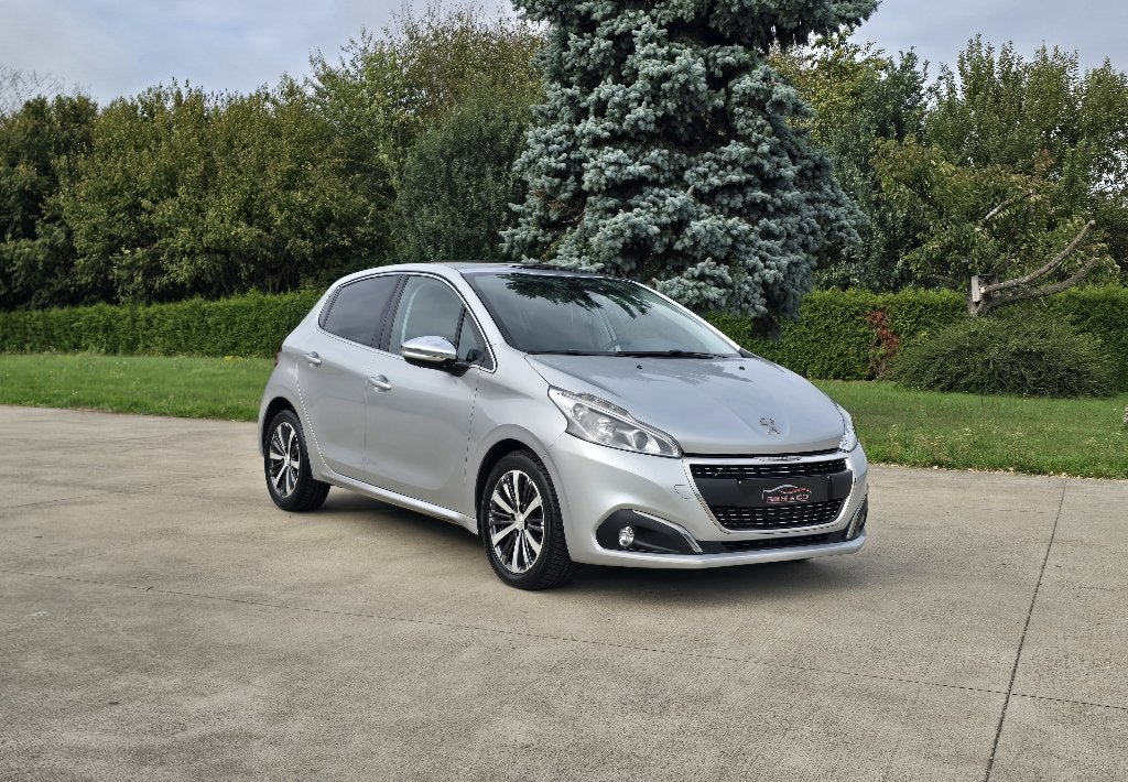 Peugeot 208 1.2i Ess. * Toit Pano - Carplay - Cam. * GAR 12M, Autos, Argent ou Gris, Achat, Euro 6, Entreprise