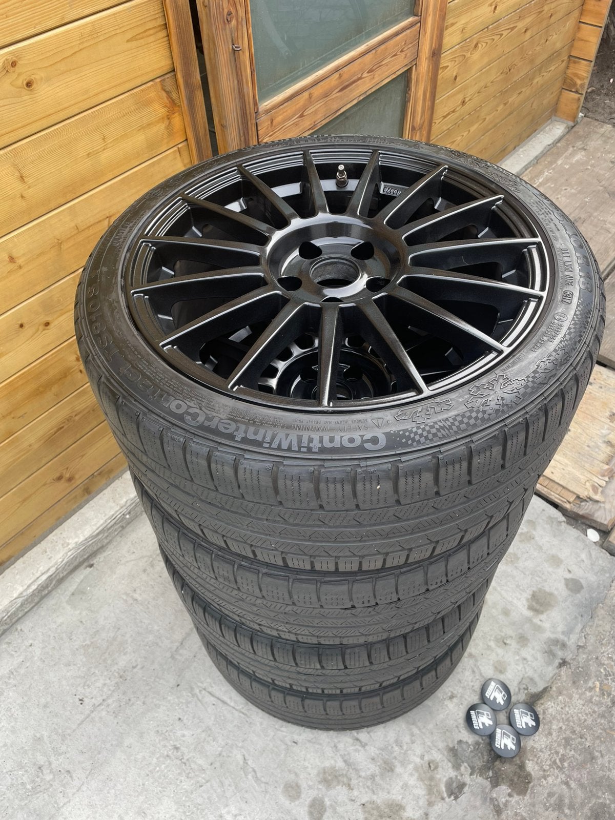 Jantes 5 x 114,3 pouces de 18 pouces avec pneus Continental, Enlèvement, Comme neuf