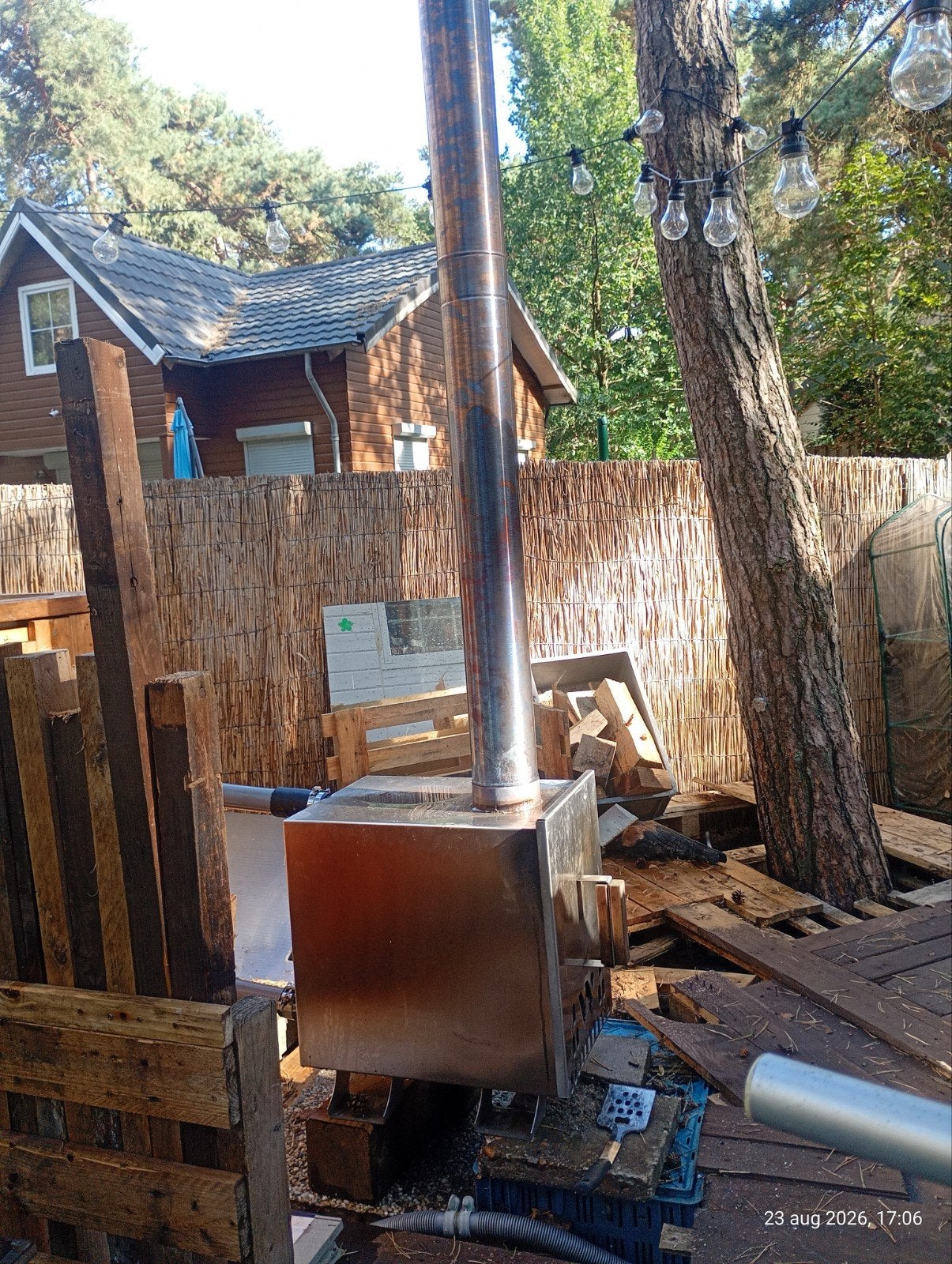 Houtgestookte hottub van IBC-tank te koop, Ophalen, Zo goed als nieuw, Pomp, Vast
