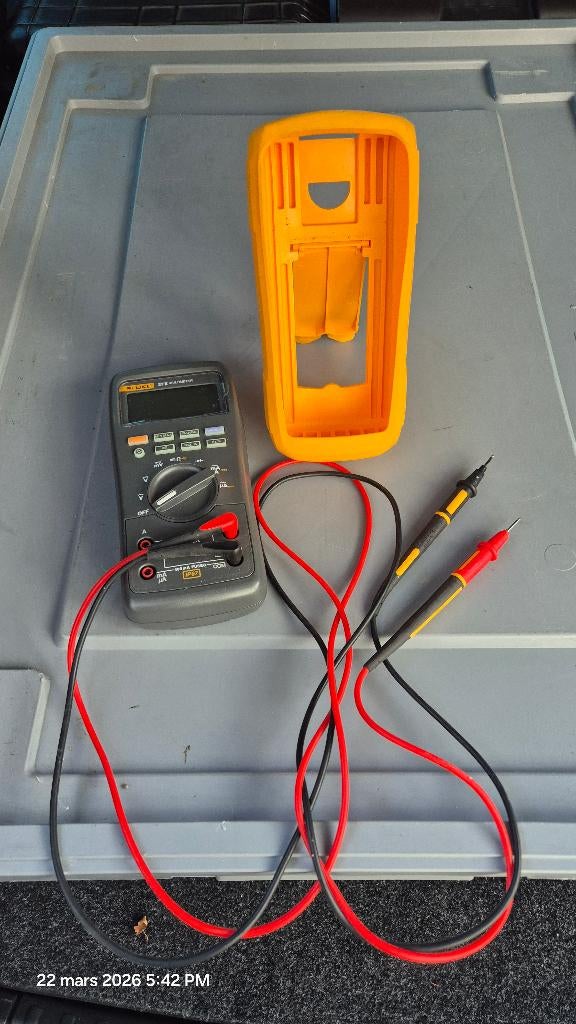 Fluke 27 II Multimètre PRO – état neuf, Enlèvement ou Envoi, Comme neuf, Multimètre