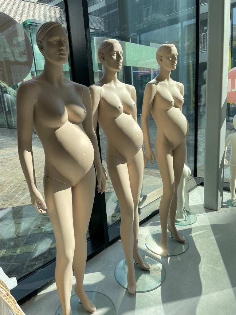 mannequins de grossesse, Articles professionnels, Aménagement de Bureau & Magasin | Commerce & Inventaire, Enlèvement