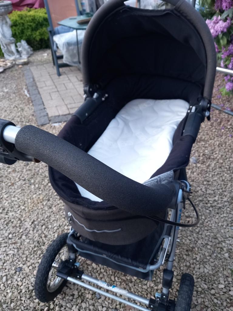 Kinderwagen, nieuwstaat met 3 wielen en remsysteem, Kinderen en Baby's, Ophalen of Verzenden, Kinderwagen