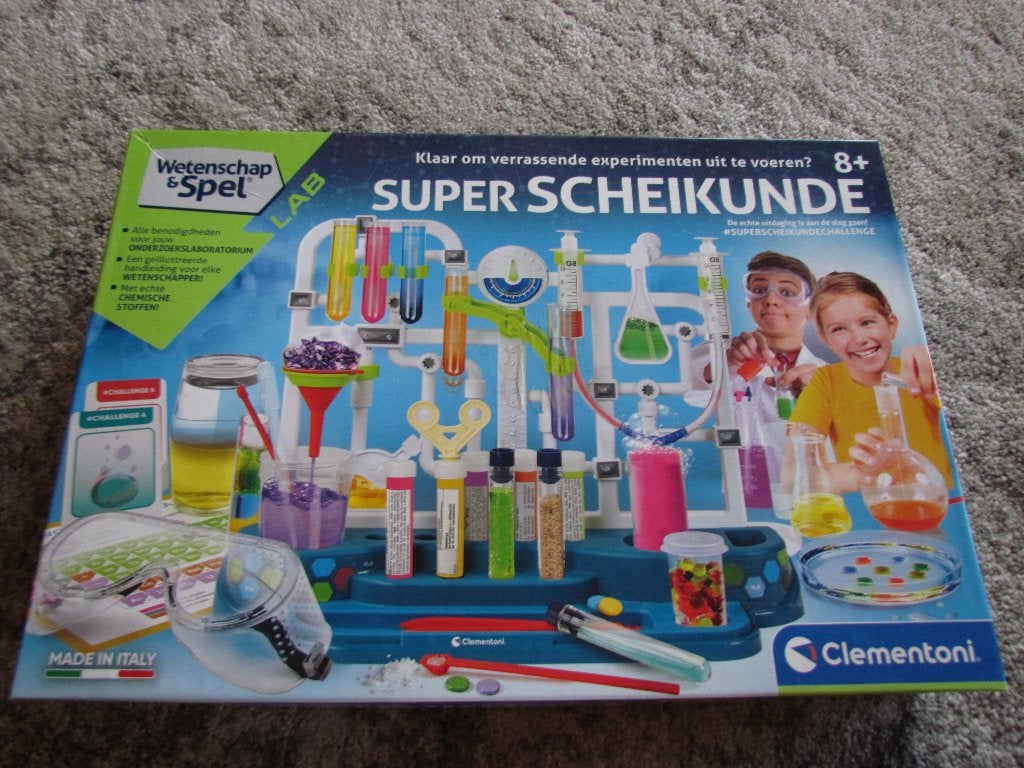 Wetenschap & Spel: super scheikunde / Clementoni, Ophalen, Zo goed als nieuw, Knutselen