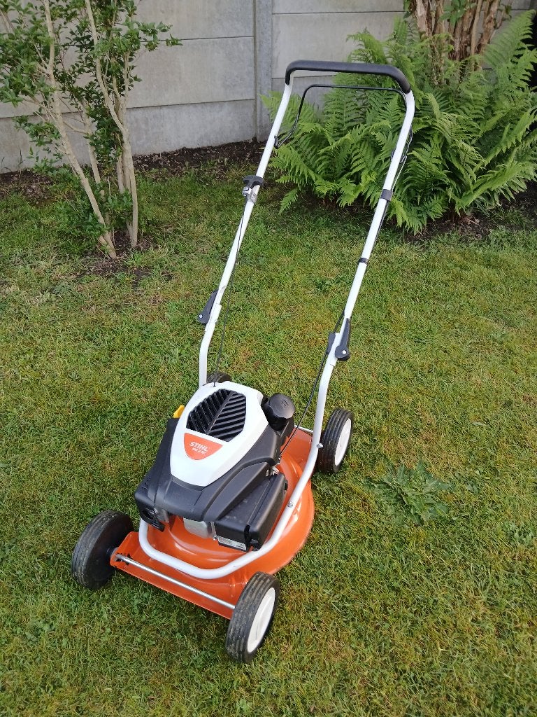 STIHL benzine grasmaaier (push model) MULCHING functie, Tuin en Terras, Grasmaaiers, Gebruikt, Benzine-grasmaaier, 40 t/m 49 cm