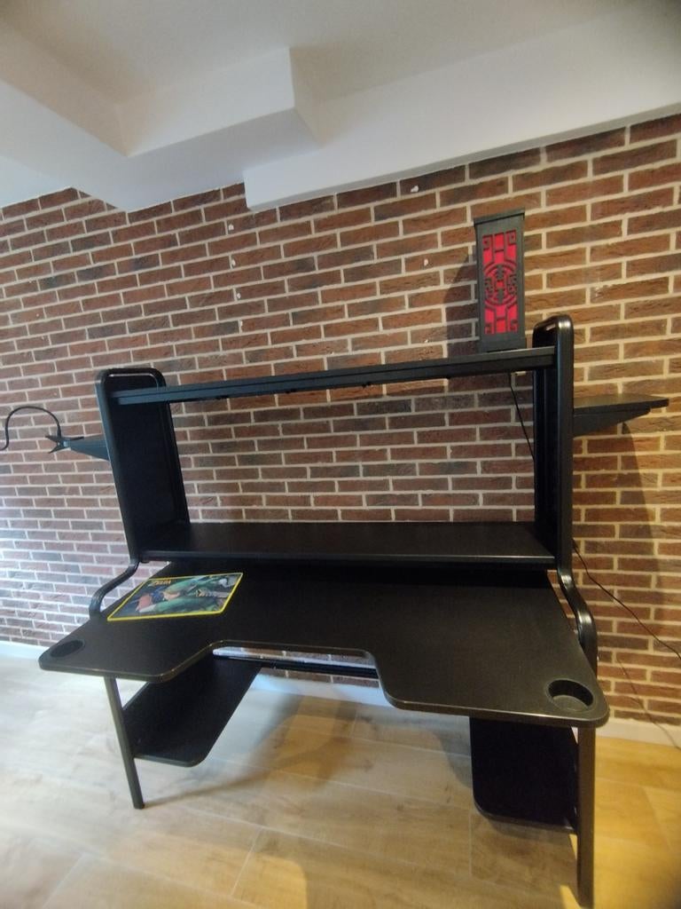 Bureau IKEA gaming / bureau informatique – Très bon état, Musique & Instruments, Orgues, Enlèvement
