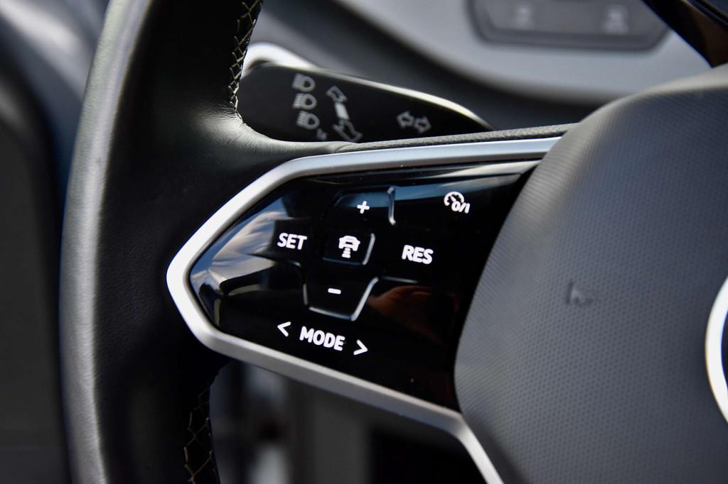 Volkswagen ID.3 ID.3 58 kWh PRO *DUO TONE* NIEUWSTAAT, Gebruikt, ID.3, 5 deurs, Parkeerassistent