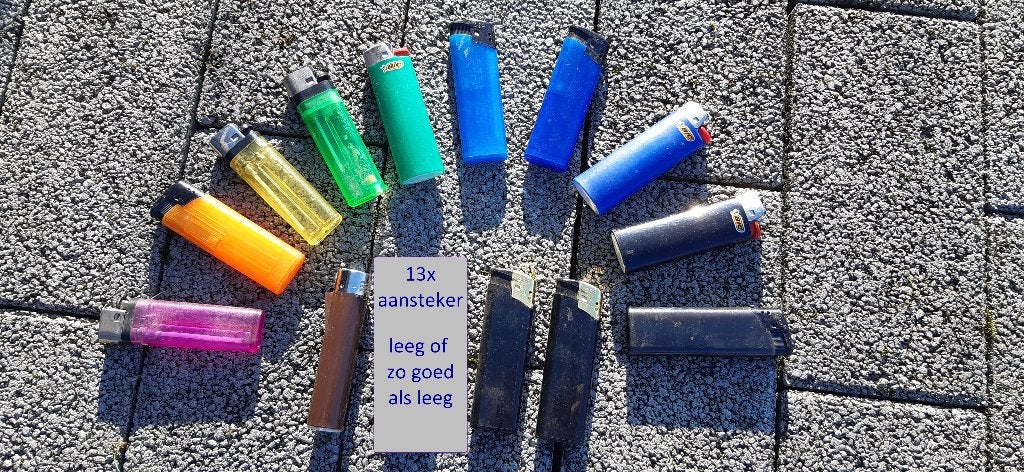 pakket van 13x aansteker regenboog + zwart ( leeg ), Verzamelen, Rookartikelen, Aanstekers en Luciferdoosjes, Gebruikt, Aansteker