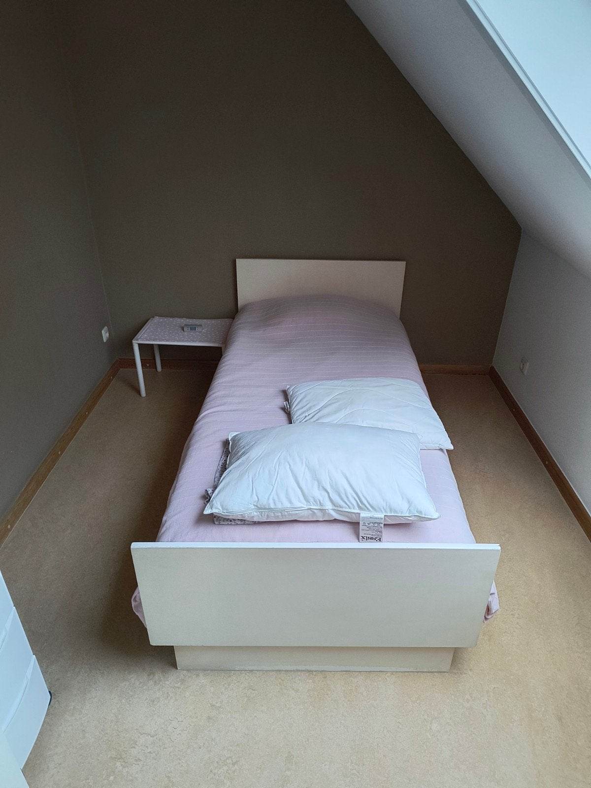 Modern wit 1-persoonsbed inclusief nachkastje, Enlèvement, Blanc