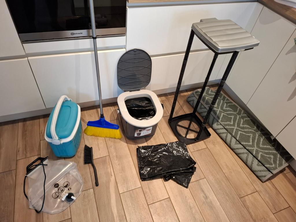 Kampeer vuilbak compact en andere benodigdheden, Ophalen