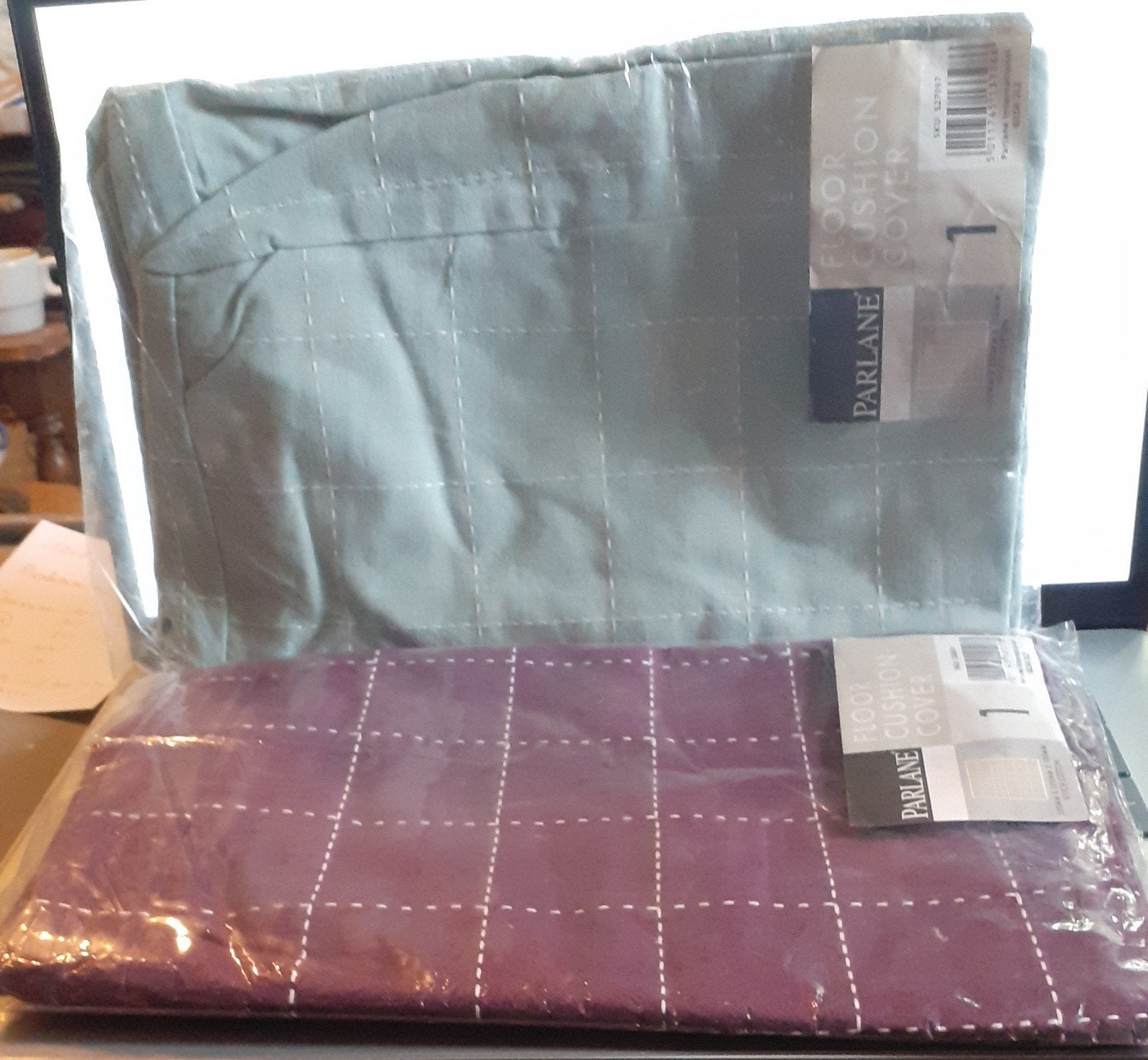 2 housse coussin de 55x55x10 cm pistache et mauve fil blanc, Maison & Meubles, Neuf, Enlèvement ou Envoi, Autres couleurs, Carré