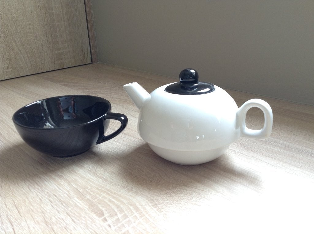 Theepotje "Black & white", Maison & Meubles, Cuisine | Vaisselle, Enlèvement ou Envoi, Vintage, Céramique, Utilisé