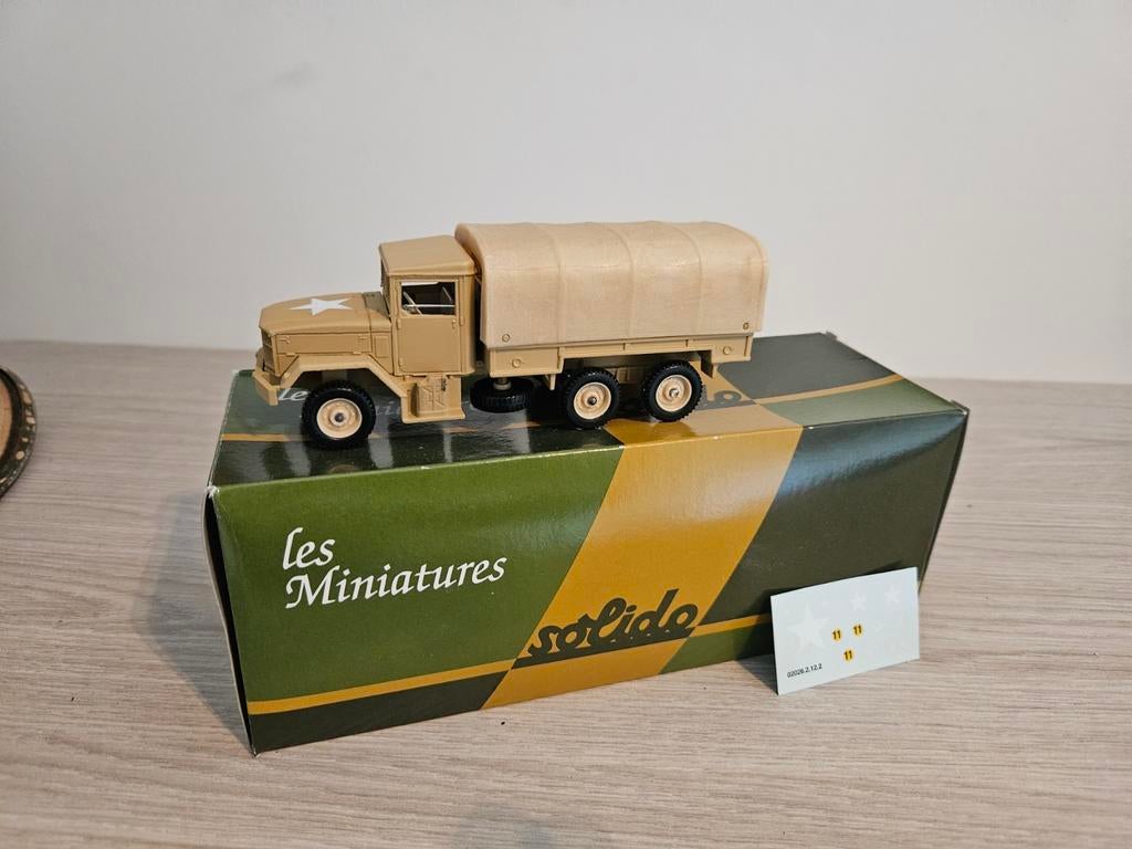 GMC desert tan, Enlèvement