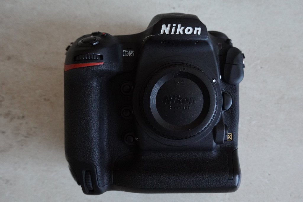 Nikon D5 XQD nieuwstaat + accessoires, Audio, Tv en Foto, Ophalen, Accu, Spiegelreflex, Zo goed als nieuw