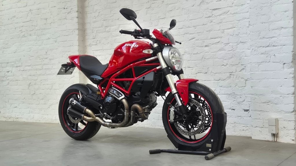 Ducati Monster 797 en parfait état et Akrapovic @motomobilia, Permis Moto A, 797 cm³, Entreprise, Occasion