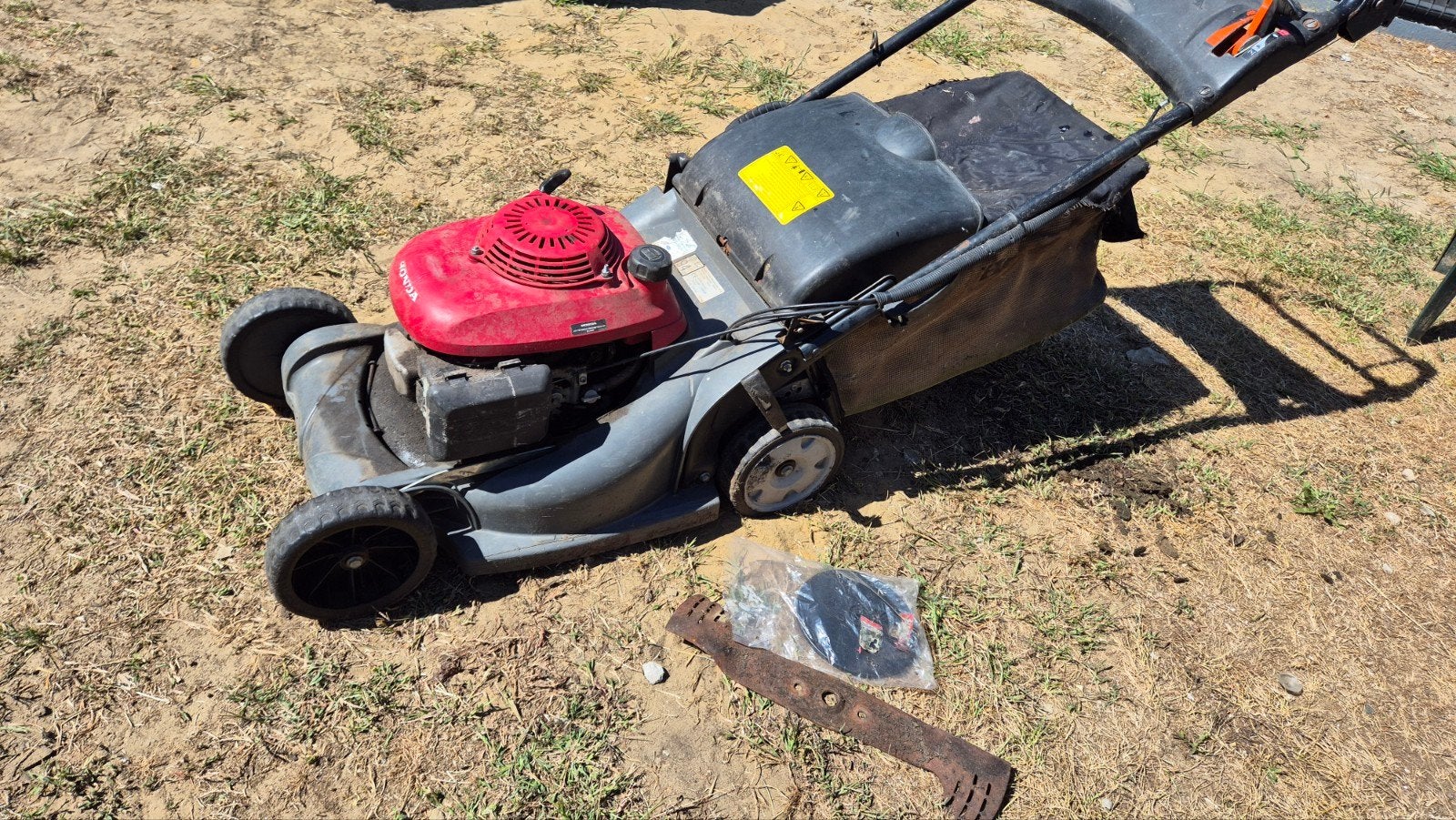 Honda grasmaaier met zelftrekker voor onderdelen., Enlèvement