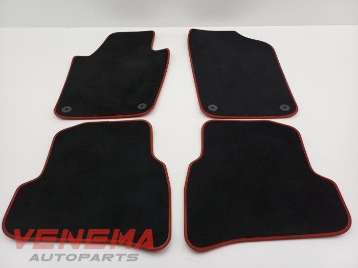 Matten Set van een Volkswagen Polo, Auto-onderdelen, Interieur en Bekleding, Gebruikt, -, Volkswagen, -